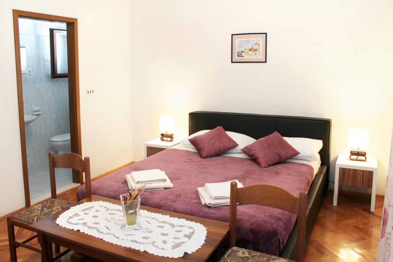 Apartments With A Parking Space Kastel Stafilic, Kastela - 5219 外观 照片