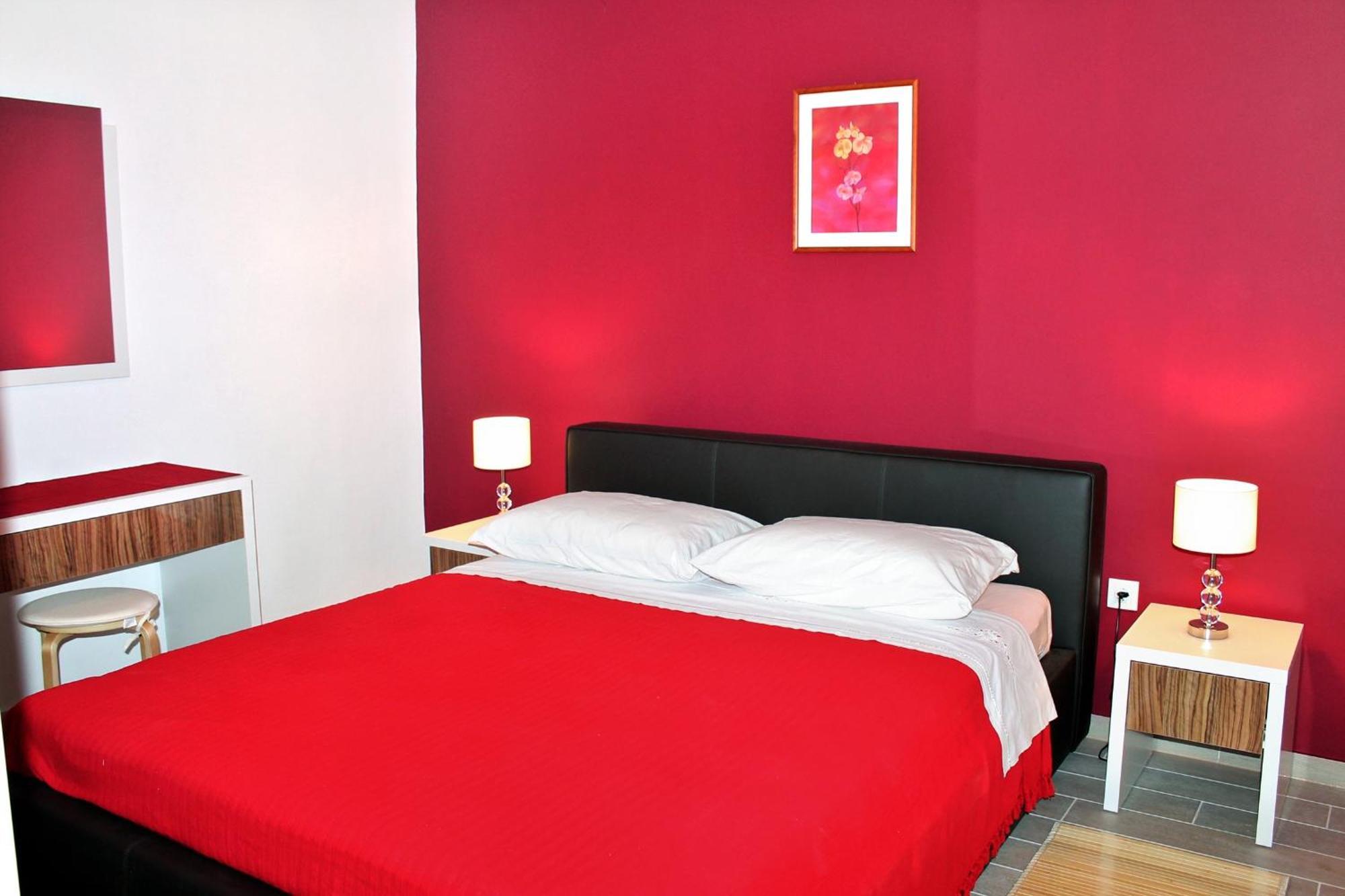 Apartments With A Parking Space Kastel Stafilic, Kastela - 5219 客房 照片