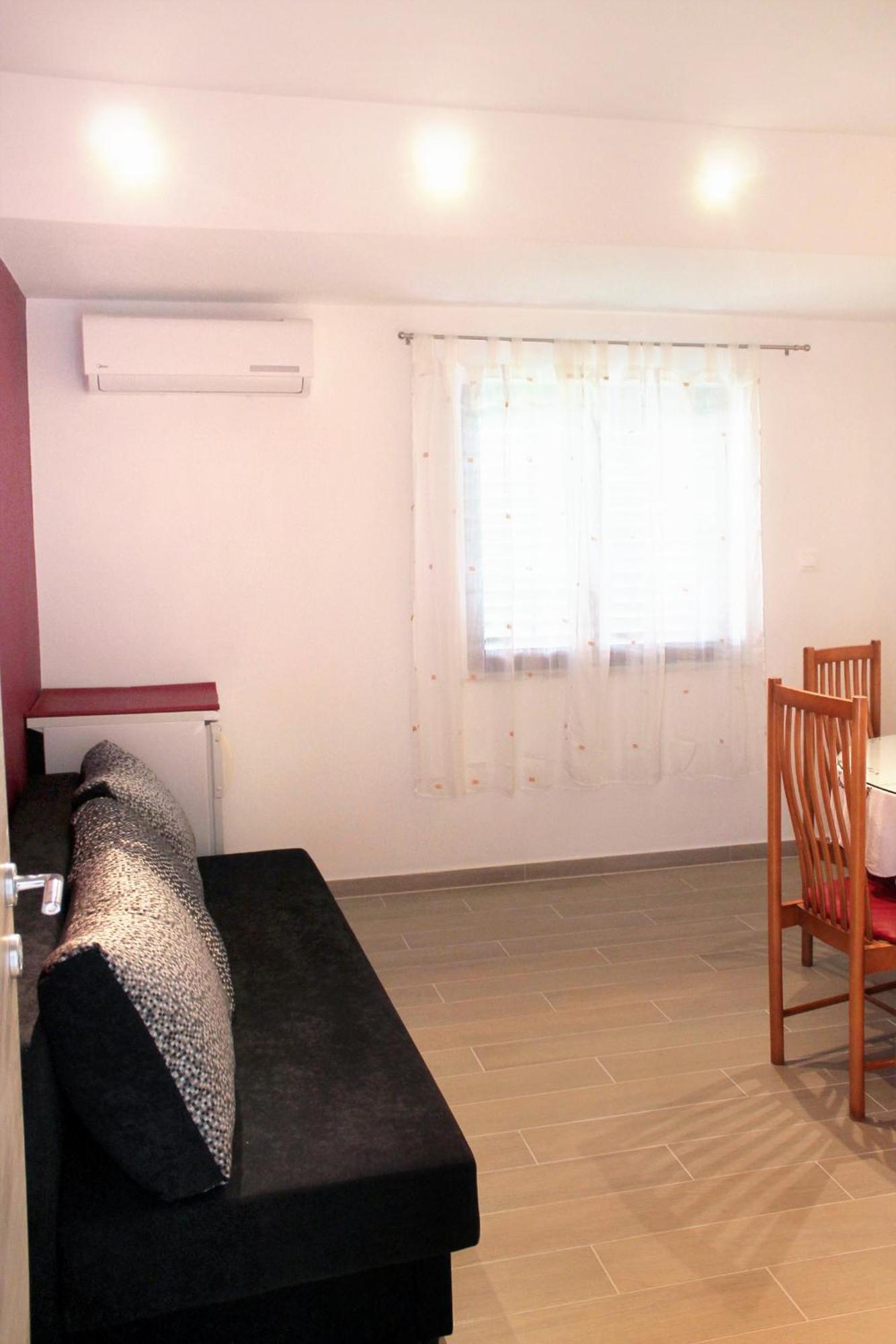 Apartments With A Parking Space Kastel Stafilic, Kastela - 5219 客房 照片