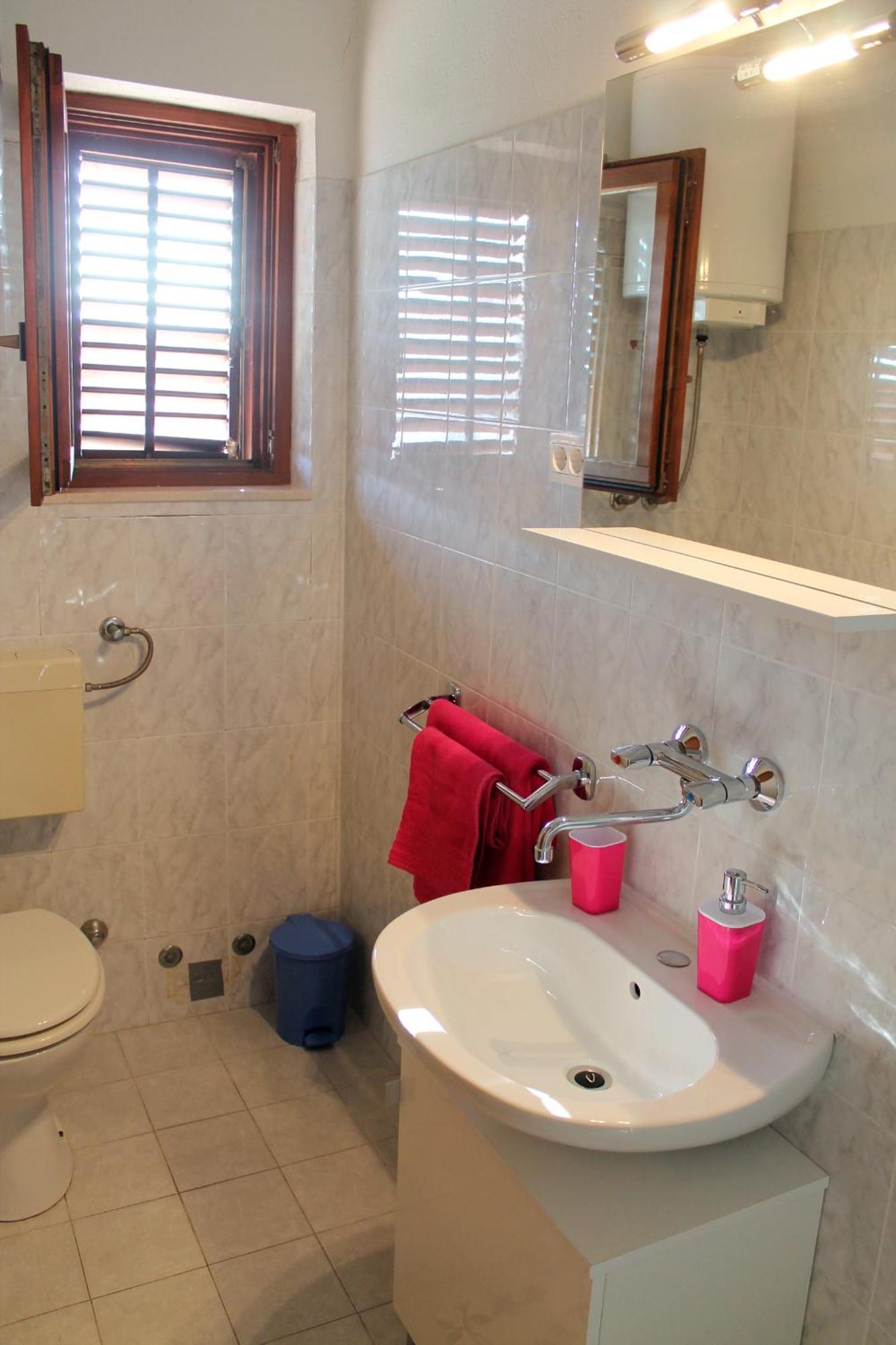 Apartments With A Parking Space Kastel Stafilic, Kastela - 5219 客房 照片