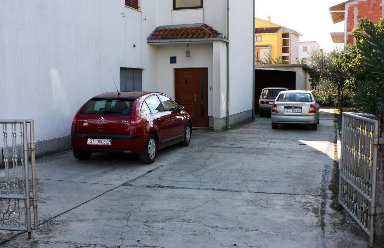 Apartments With A Parking Space Kastel Stafilic, Kastela - 5219 外观 照片